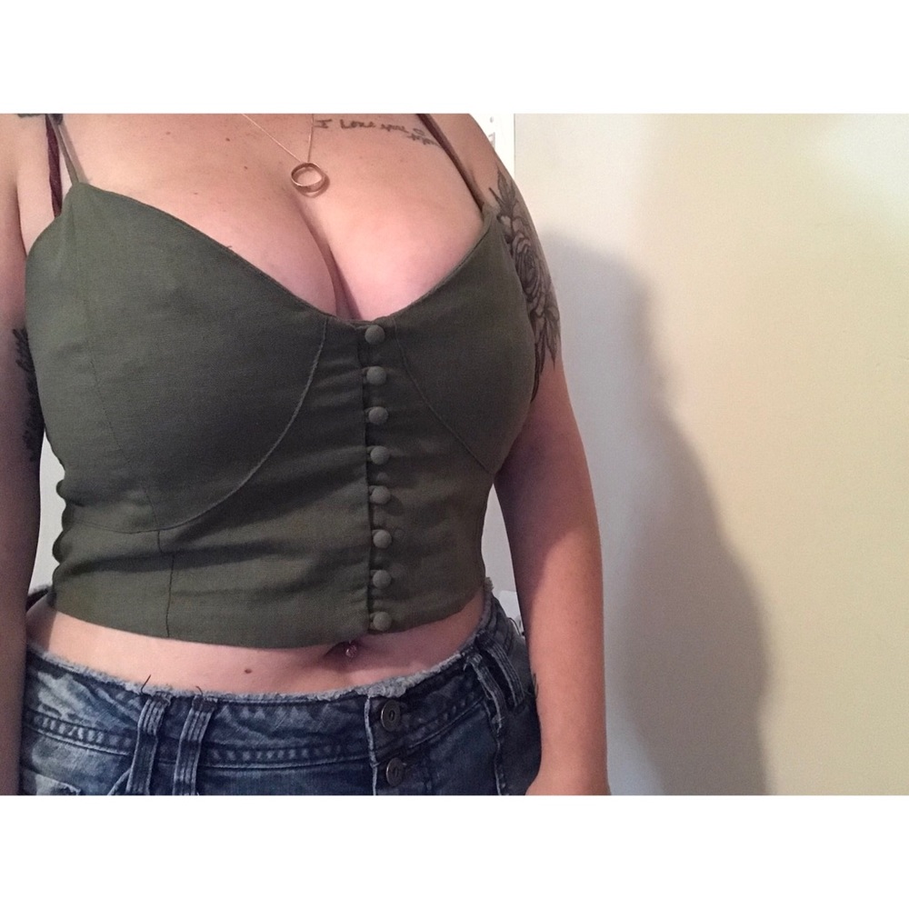 Crop top